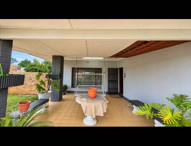 5 BEDROOM HOUSE FOR SALE IN MEIRINGSPARK